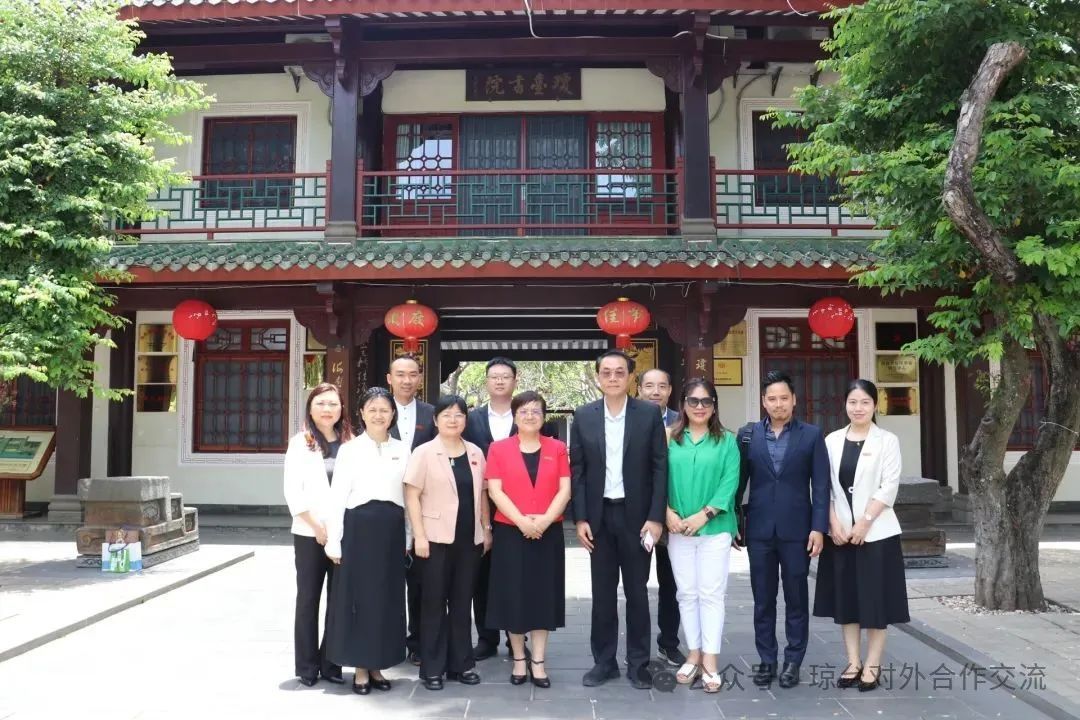 泰国海南会馆副理事长吴清乐一行到访我校