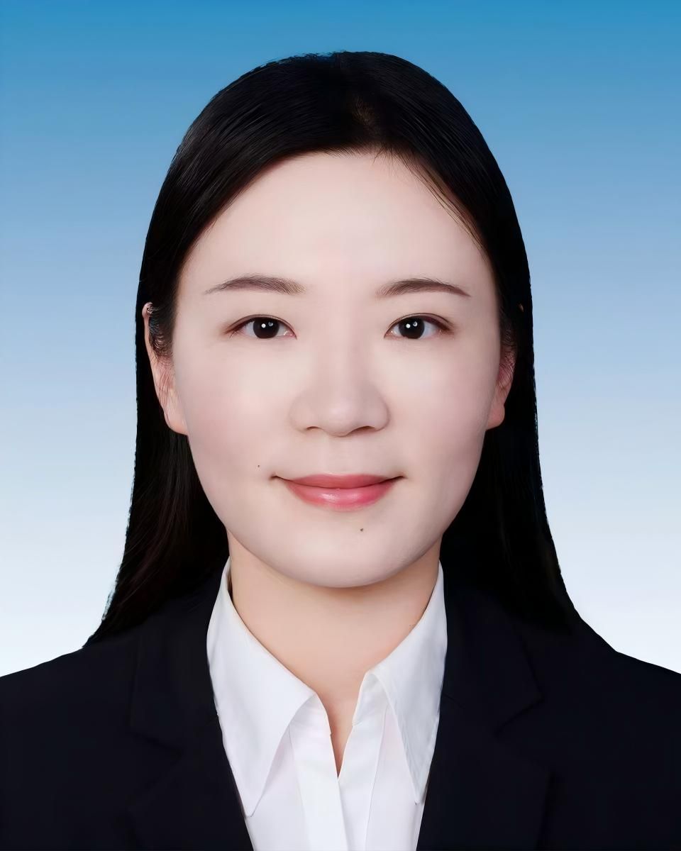 岳曼曼