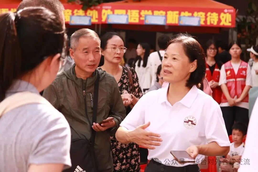 琼台师范学院北安普顿国际学院顺利开展迎新工作